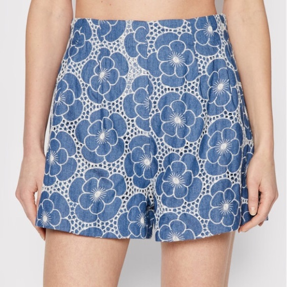 Samsoe Jimea Denim Blue Flower Shorts Size Large NWT - Picture 2 of 6